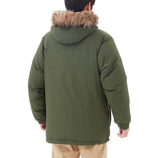 モデル身長175cm／Mサイズ着用