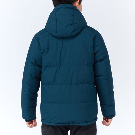 モデル身長175cm／Mサイズ着用