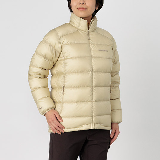 モデル身長160cm／Mサイズ着用