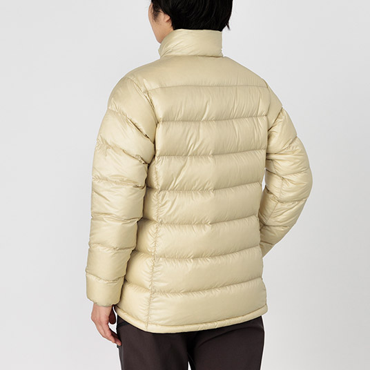 モデル身長160cm／Mサイズ着用