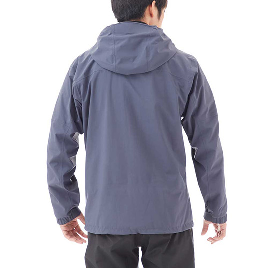 モデル身長175cm／Mサイズ着用