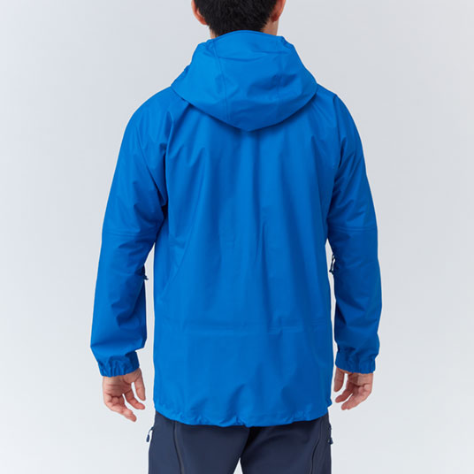 モデル身長175cm／Mサイズ着用