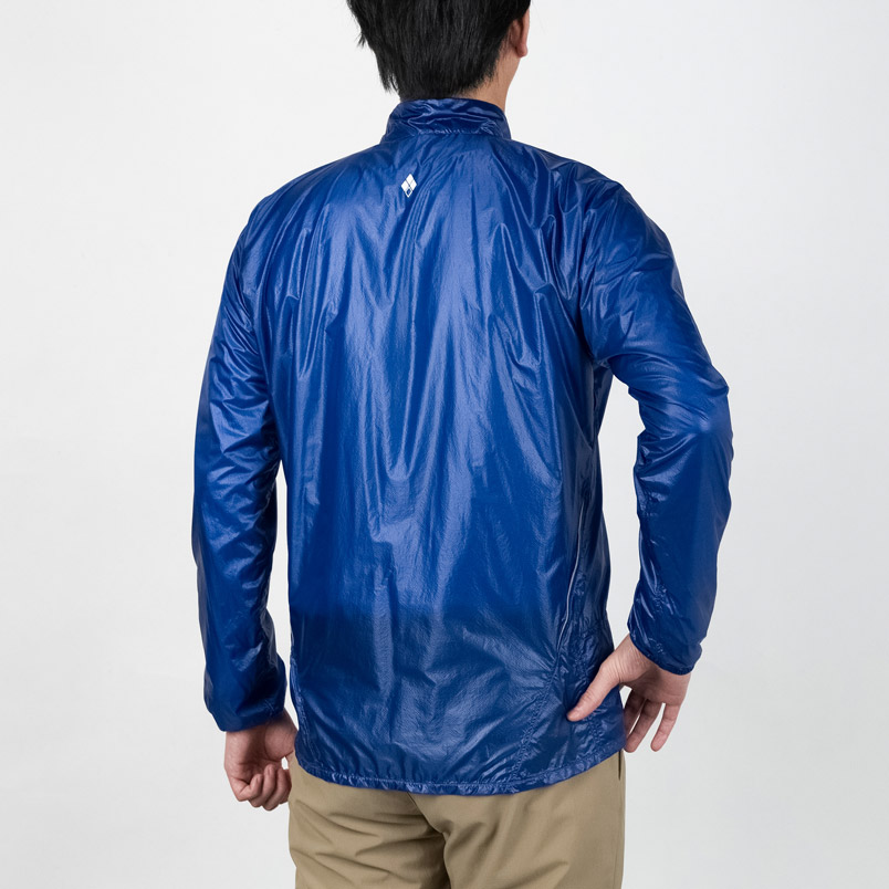 モデル身長175cm／Mサイズ着用