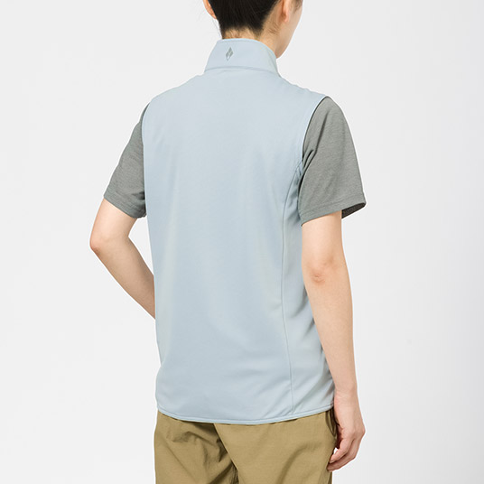 モデル身長159cm／Mサイズ着用