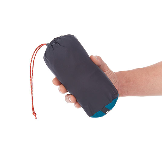 コンパクトに収納でき、携行に便利