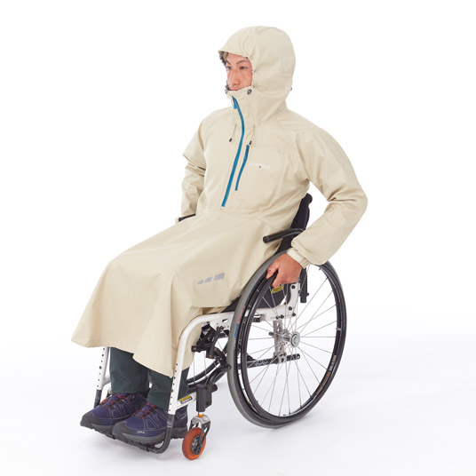 モデル身長170cm／Mサイズ着用