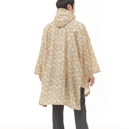 モデル身長169cm／Mサイズ着用