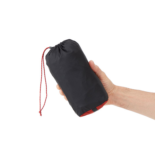 コンパクトに収納でき、携行に便利
