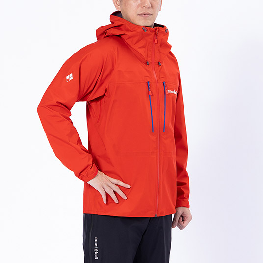 モデル身長175cm／Mサイズ着用