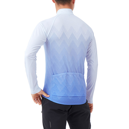 モデル身長170cm（男性）／Mサイズ着用