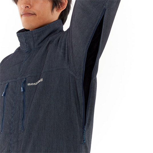 衣服内の蒸れを素早く放出するジッパー付き（左サイドのみ）
