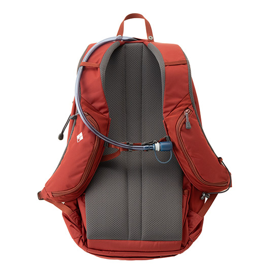 別売のトレールウォーターパック1.5Lを装着した状態