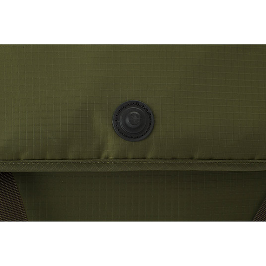 フラップの留め具（外側）