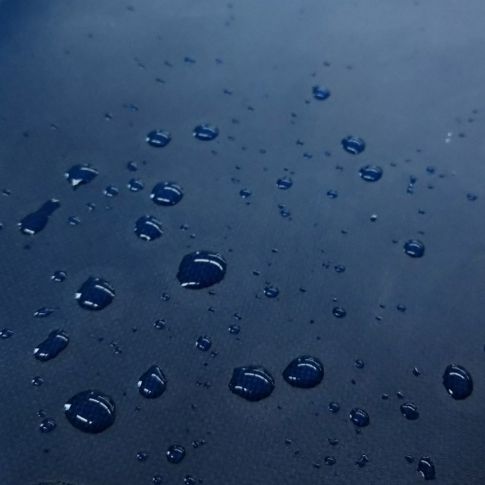 水に強く丈夫な素材
