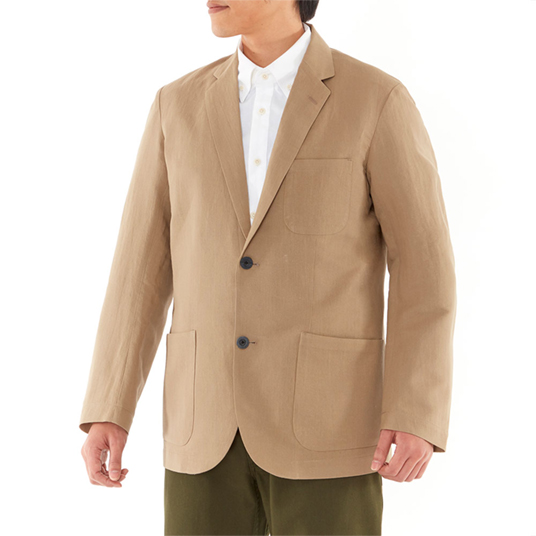 モデル身長175cm／Mサイズ着用