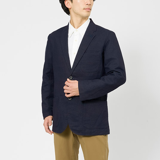 モデル身長174cm／Mサイズ着用