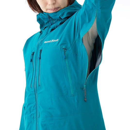衣服内の蒸れを素早く排出できるベンチレーション。