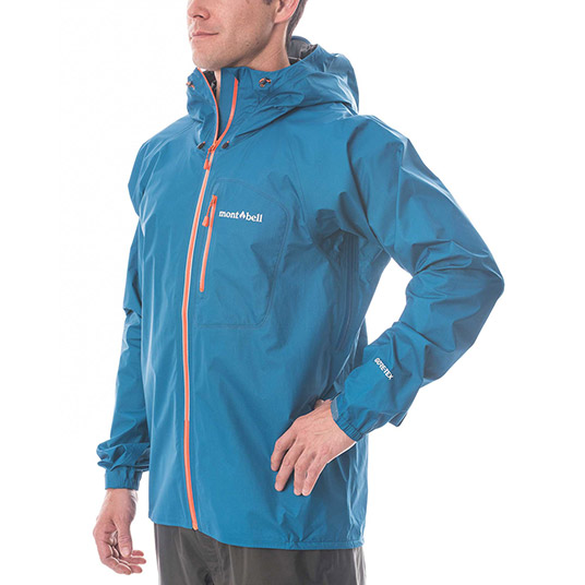 モデル身長178cm／Mサイズ着用