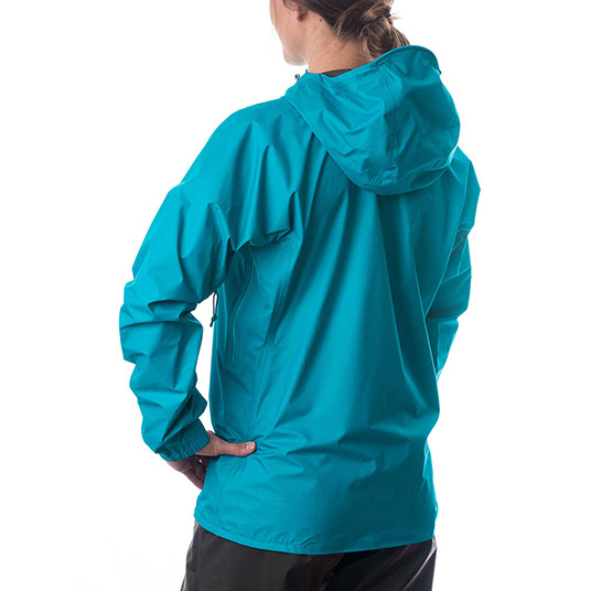 モデル身長170cm／Mサイズ着用