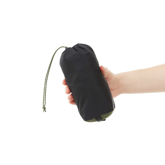 携行に便利なスタッフバッグが付属