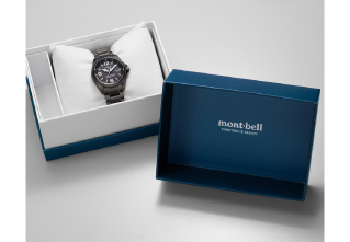 専用ボックスに入ったCITIZEN×mont-bellコラボ時計